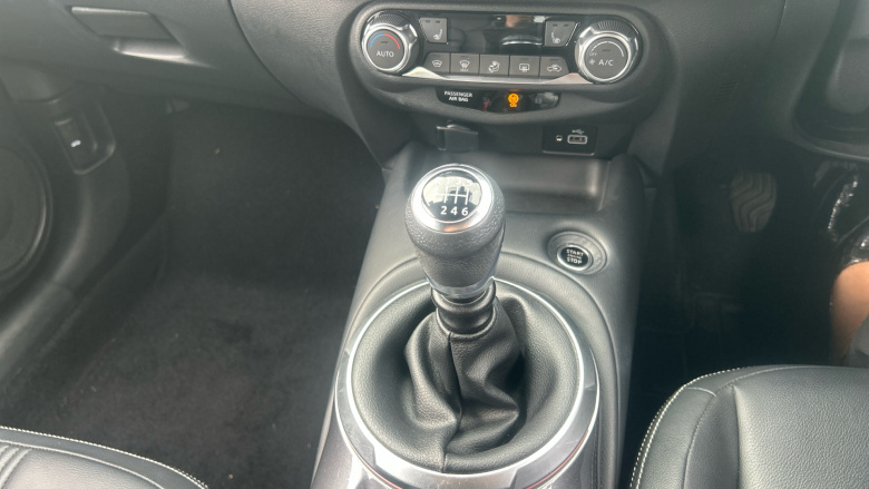 Nissan Juke 1.0 DiG-T 114 Tekna 5dr Petrol Hatchback